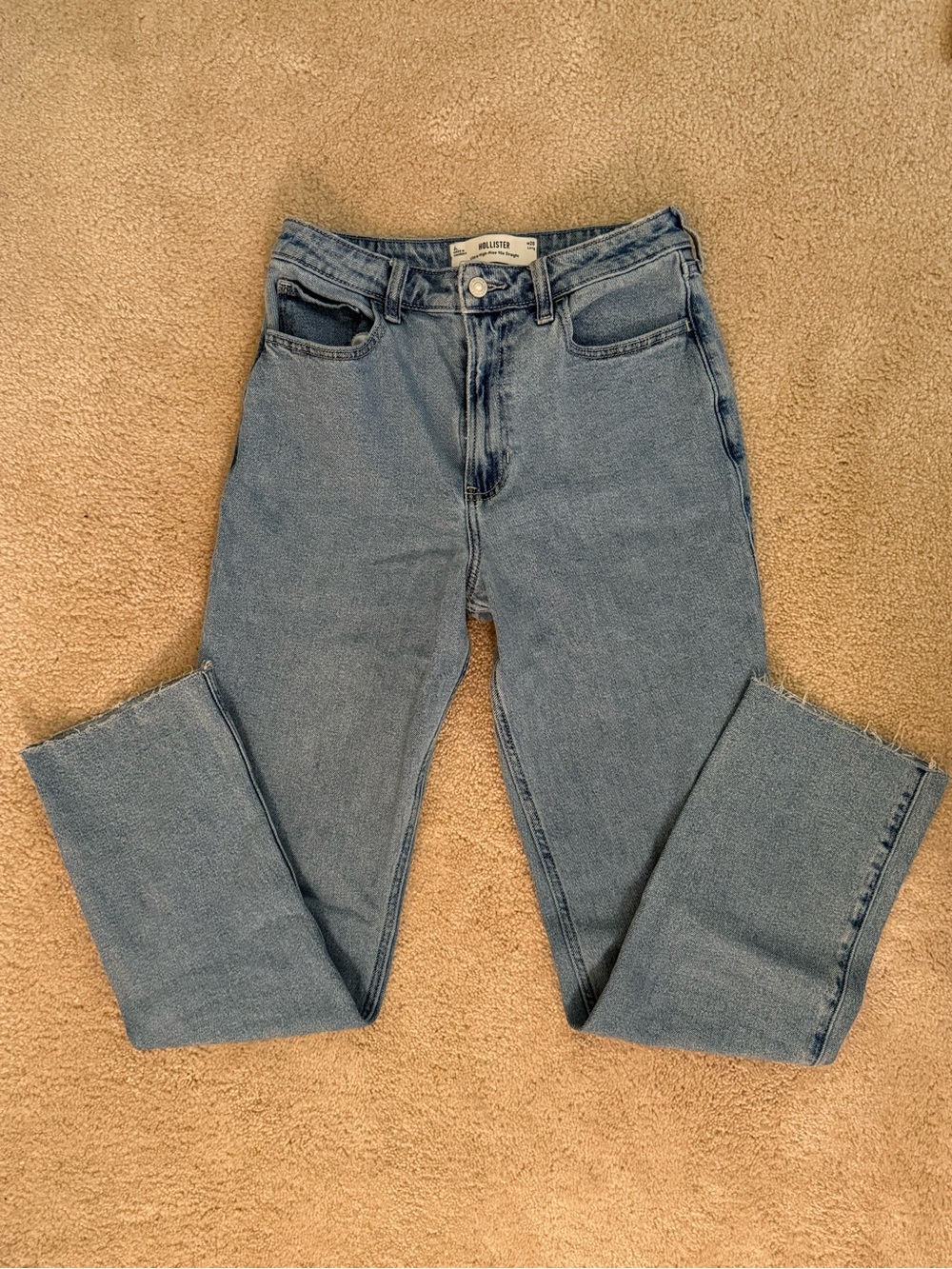 Hollister Ultra High-Rise 90s Straight Jeans Size 6 Long